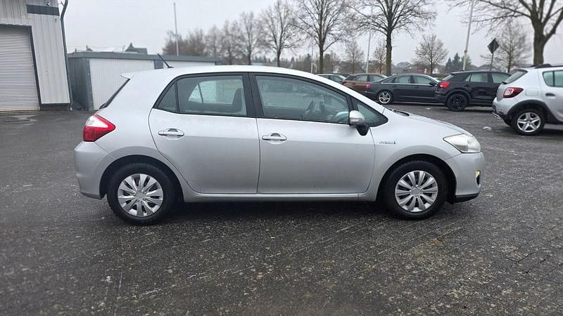 Gebraucht Toyota Auris Hybrid Executive 136 PS (100 kW) 2012 Silber Limousine