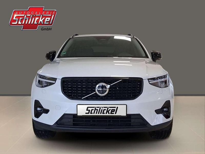 Gebraucht Volvo XC40 Plus 163 PS (119 kW) 2025 Crystal white SUV
