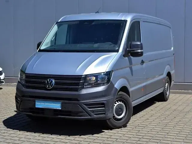 Gebraucht VW Crafter 140 PS (102 kW) 2024 Qyster silver metallic Van