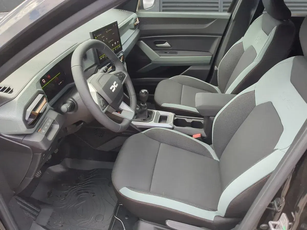 Neu Dacia Bigster Extreme 140 PS (102 kW) 2026 Schwarz (perlmuttschwarz) SUV