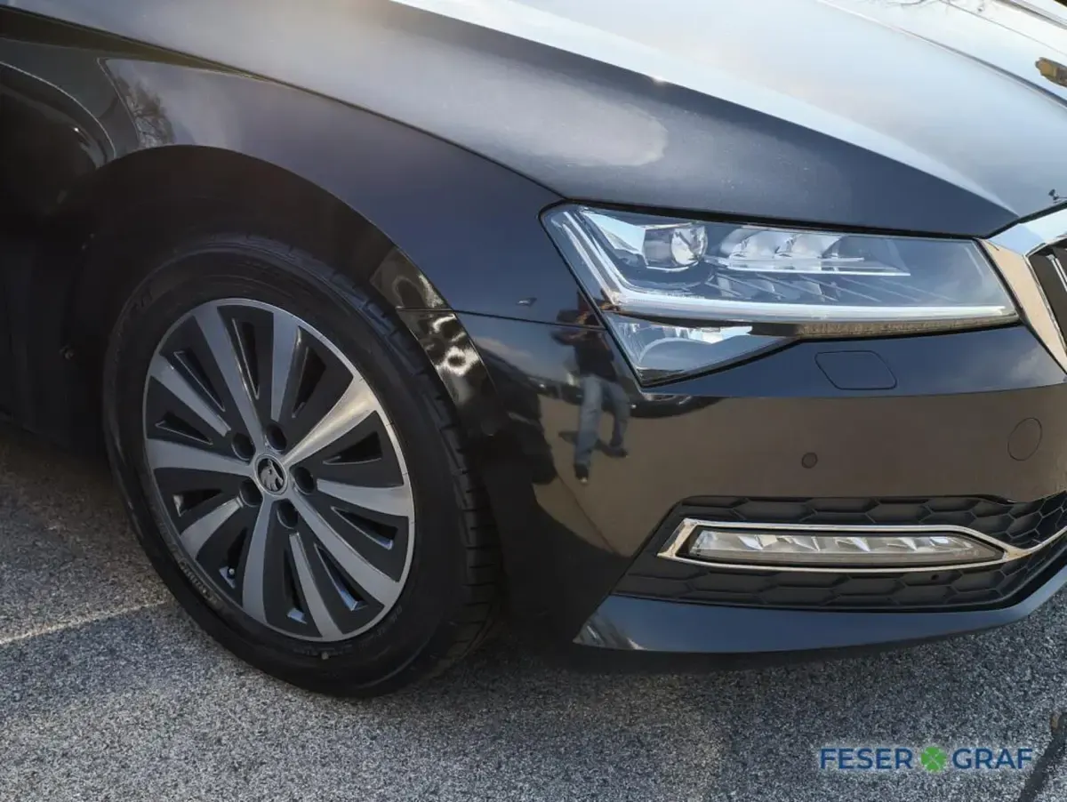 Gebraucht Skoda Superb Premium Edition 150 PS (110 kW) 2023 Schwarz Kombi