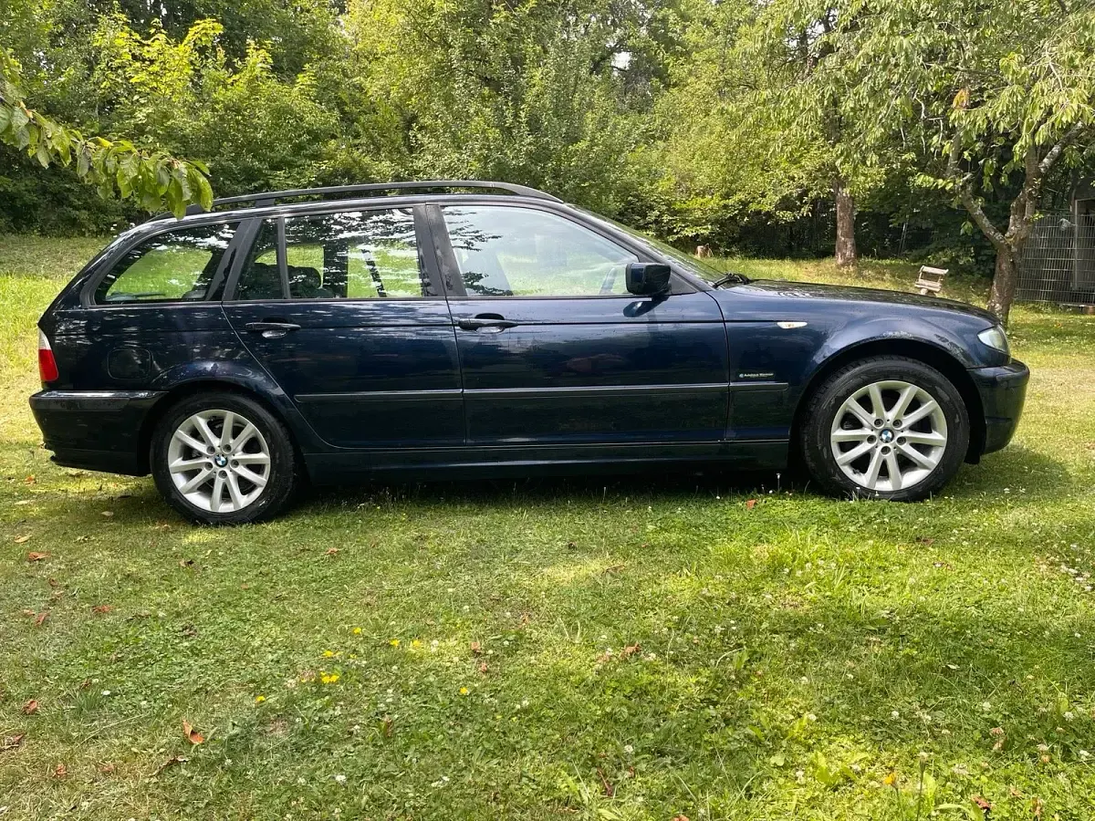 Gebraucht BMW 318 143 PS (105 kW) 2003 Blau Kombi