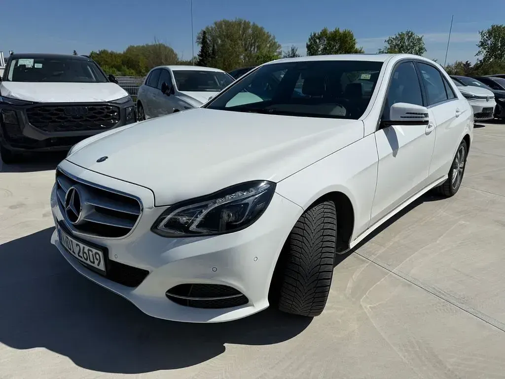 Second-hand Mercedes E220 170 CP (125 kW) 2014 Alb Berlinǎ