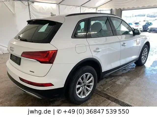 Używany Audi Q5 Basis 286 KM (210 kW) 2022 Biały SUV