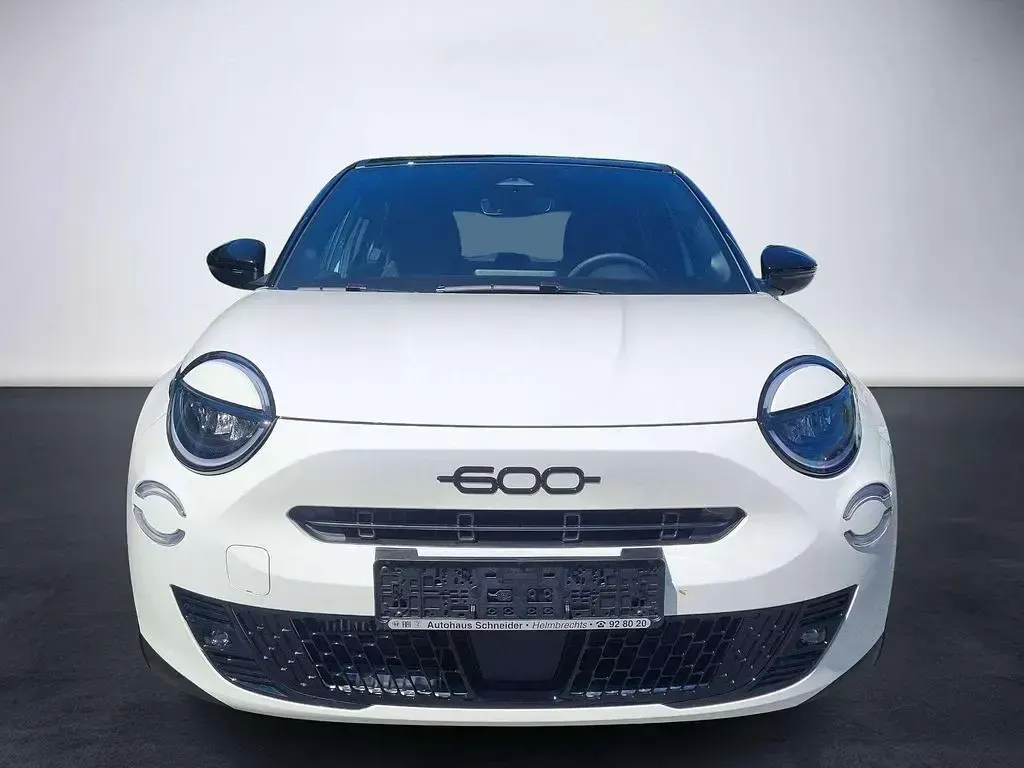 Neu Fiat 600 Street 101 PS (74 kW) 2026 Bicolore lackierung SUV