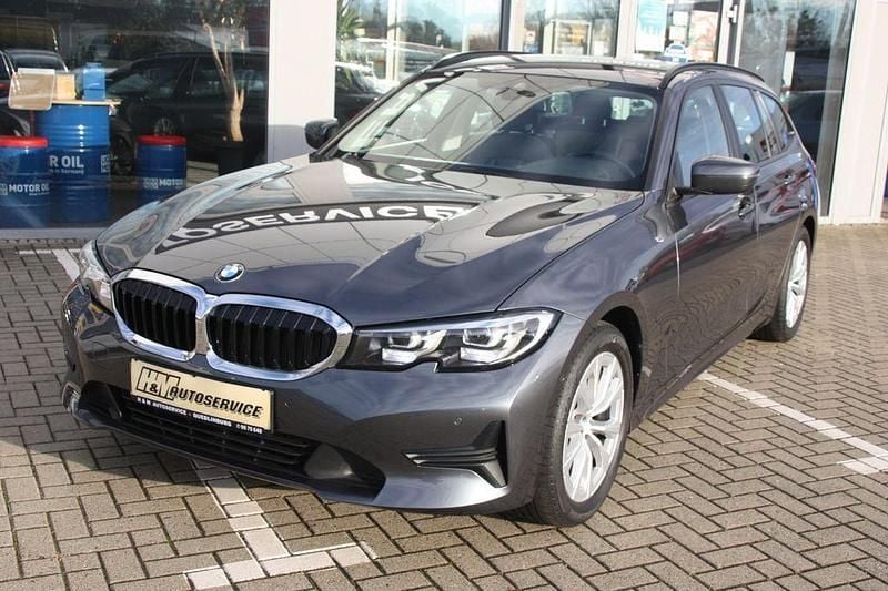 Gebraucht BMW 318 Advantage 156 PS (114 kW) 2020 Grau Kombi