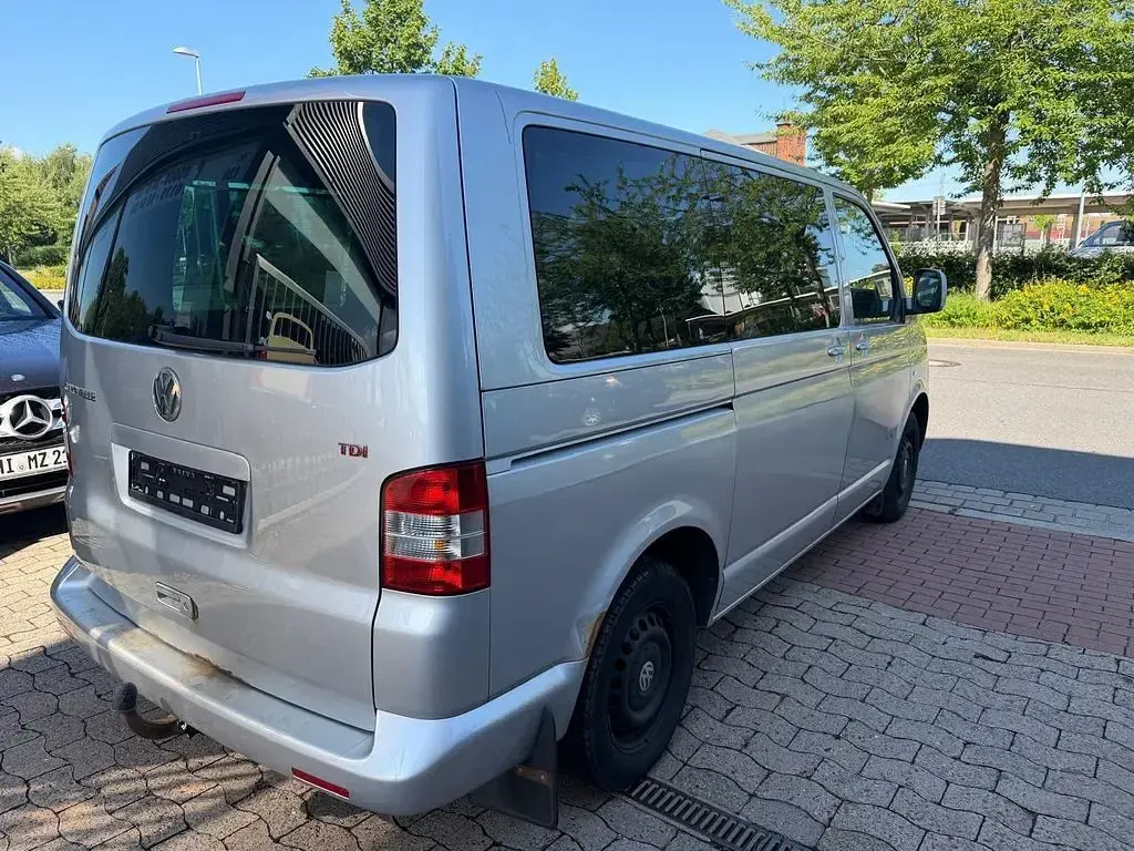Gebraucht VW Caravelle 174 PS (127 kW) 2006 Silber Van