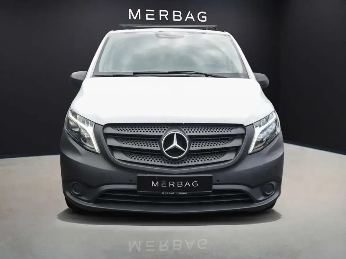 Gebraucht Mercedes Vito 163 PS (119 kW) 2023 Arktisweiß Van