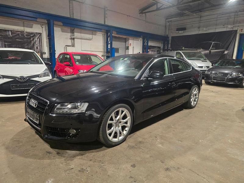 Schwarz Gebraucht 2009 Audi A5 Sportback Ambiente Kleinwagen | 9.800 € (Fairer Preis) - Bild 1/4
