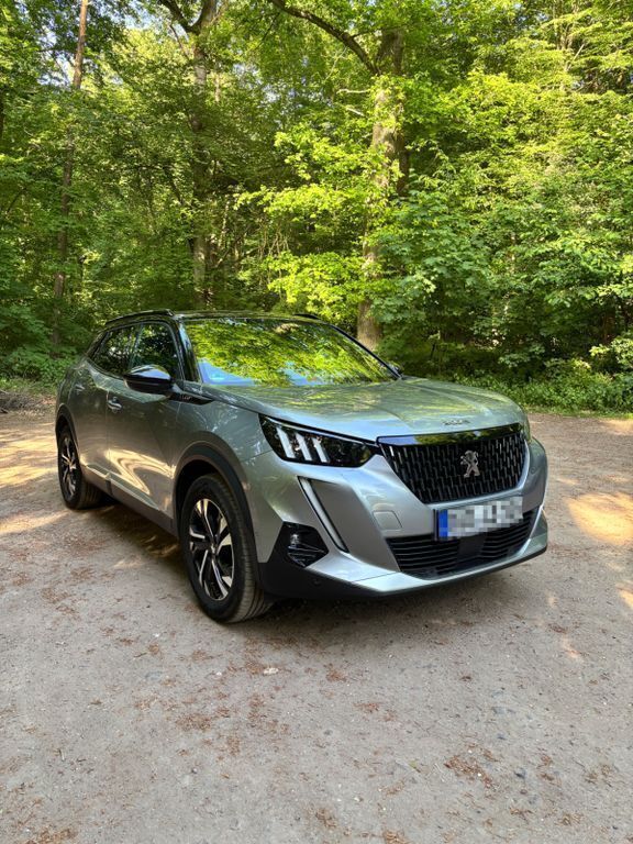 Silber Gebraucht 2022 Peugeot 2008 GT SUV | 20.500 € (Guter Preis) - Bild 1/4