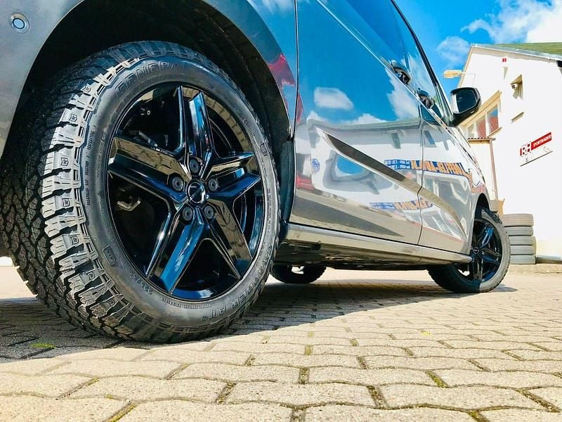Usata VW Multivan 218 CV (160 kW) 2023 Grigio Monovolume