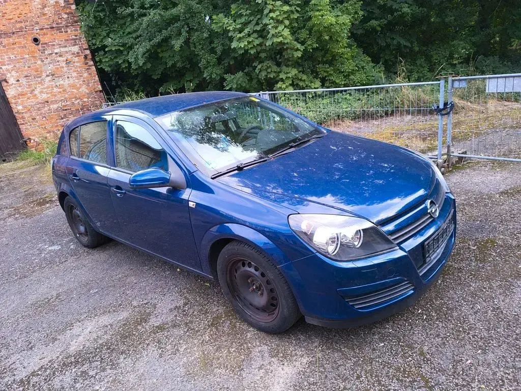 Gebraucht Opel Astra Edition 105 PS (77 kW) 2004 Blau Limousine