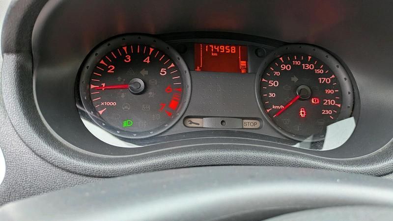 Gebraucht Renault Clio III 75 PS (55 kW) 2012 Weiß Kleinwagen