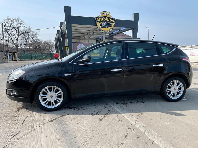 Gebraucht Lancia Delta 120 PS (88 kW) 2013 Schwarz Kleinwagen