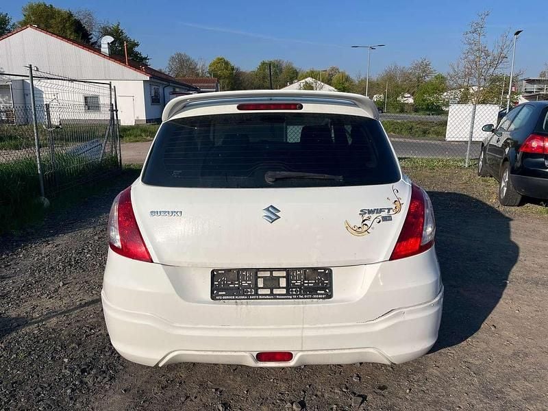 Gebraucht Suzuki Swift 94 PS (69 kW) 2013 Other Kleinwagen