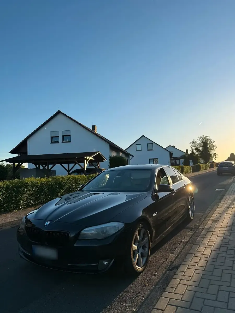 Gebraucht BMW 528 258 PS (189 kW) 2010 Schwarz Limousine