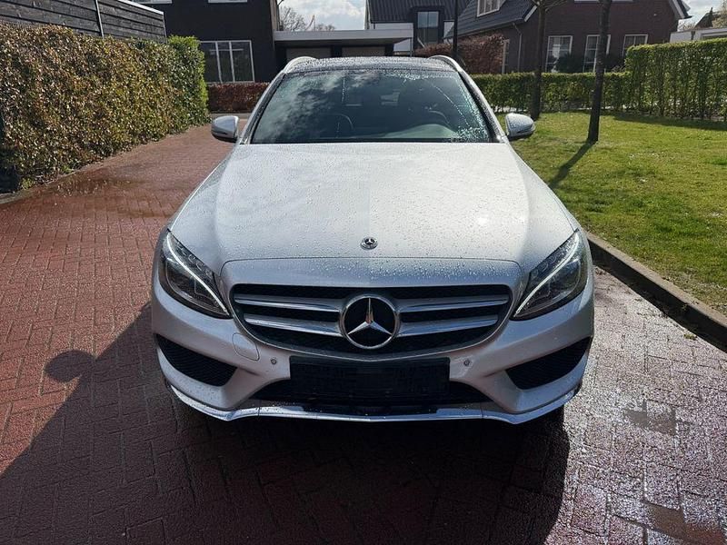 Gebraucht Mercedes C180 156 PS (114 kW) 2018 Silber Limousine