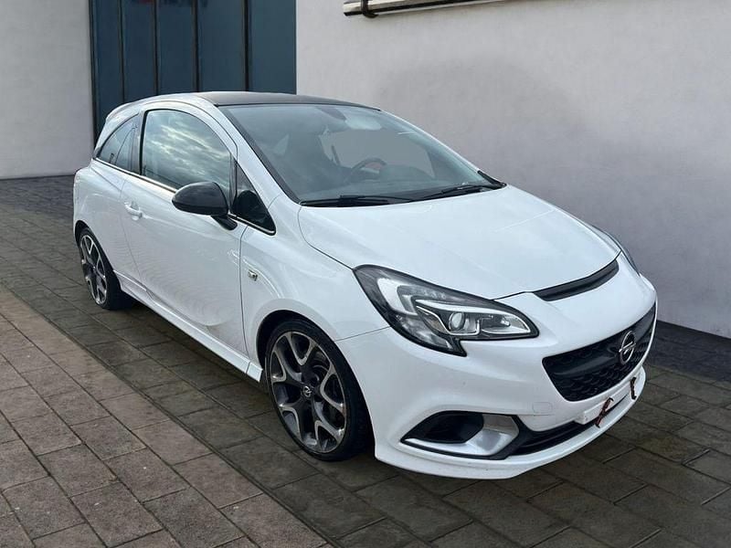 Schneeweißsummitwhitearctic Gebraucht 2015 Opel Corsa OPC Limousine | 9.980 € (Guter Preis) - Bild 1/4