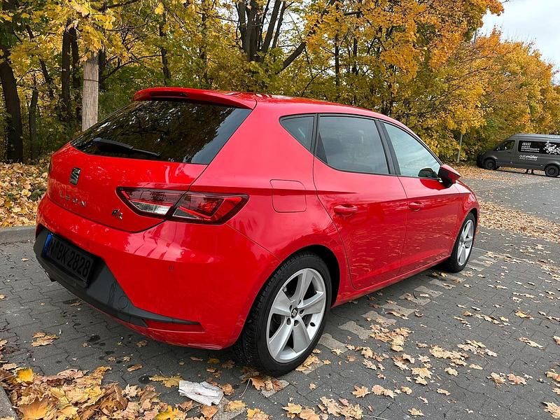 Rot Gebraucht 2013 Seat Leon FR Limousine | 9.300 € (Etwas zu teuer) - Bild 1/4