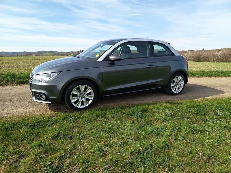 Second-hand Audi A1 Ambition 86 CP (63 kW) 2012 Gri Hatchback