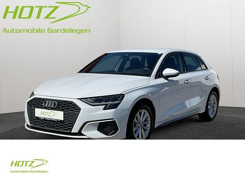 Gletscherweiß metallic Gebraucht 2023 Audi A3 Sport Limousine | 23.690 € (Superpreis) - Bild 1/4