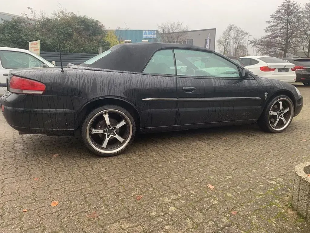 Usado Chrysler Sebring Cabriolet 203 CV (149 kW) 2001 Negro Descapotable