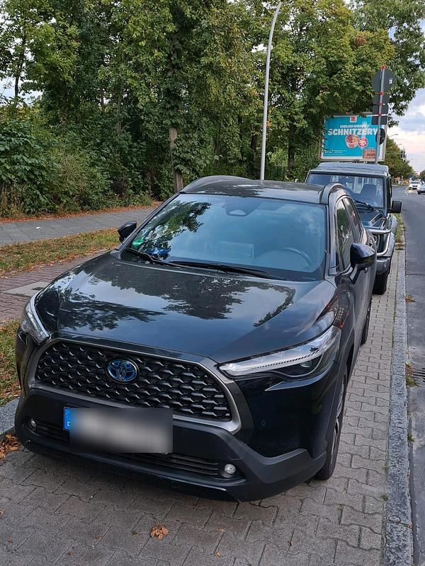 Schwarz Gebraucht 2023 Toyota Corolla Cross SUV | 27.500 € (Superpreis) - Bild 1/4
