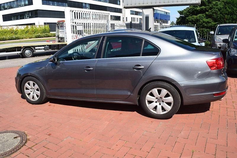 Usata VW Jetta 140 CV (102 kW) 2011 Grigio Berlina
