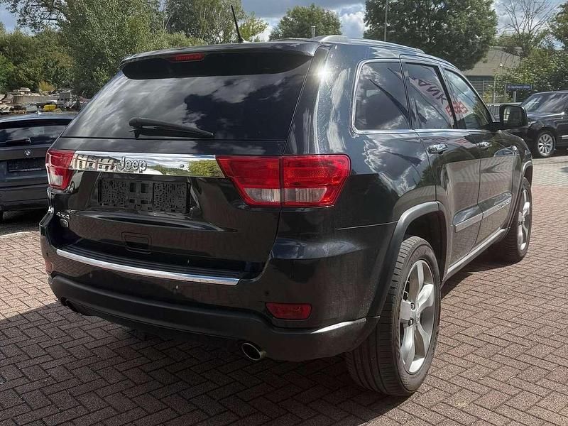 Gebraucht Jeep Grand Cherokee Overland 352 PS (258 kW) 2011 Brilliant black crystal pearl SUV