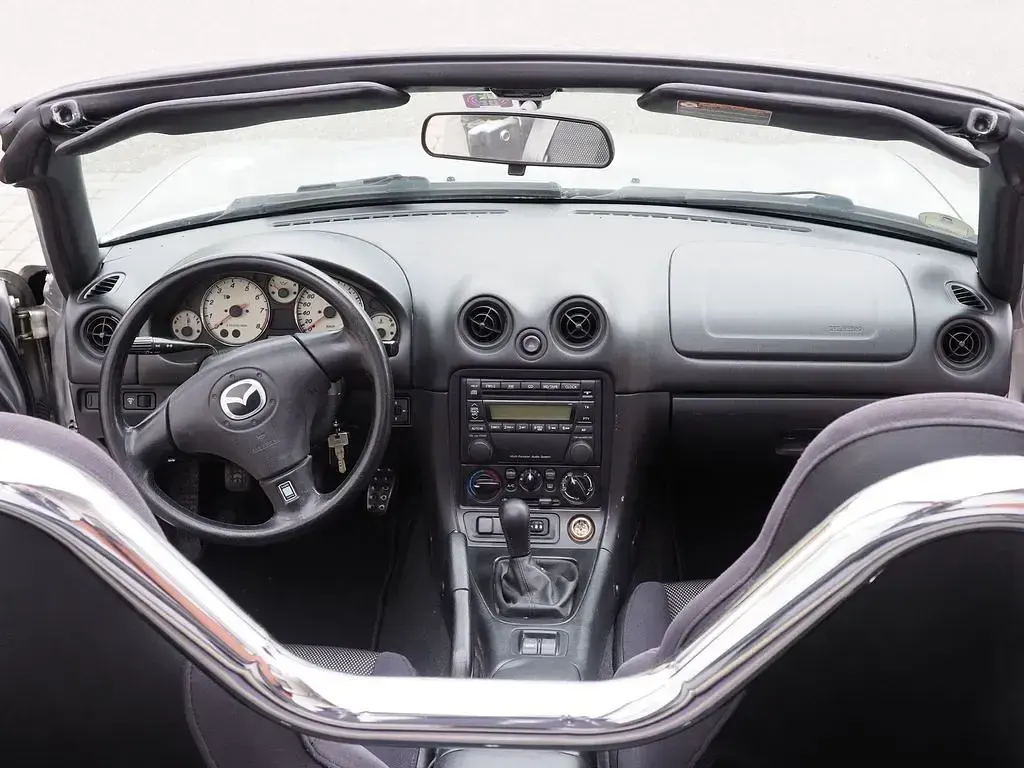 Gebraucht Mazda MX5 110 PS (80 kW) 2002 Silber Cabrio