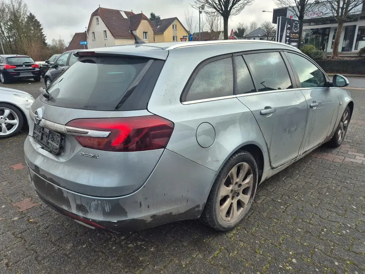 Gebraucht Opel Insignia Edition 163 PS (119 kW) 2013 Silber Kombi