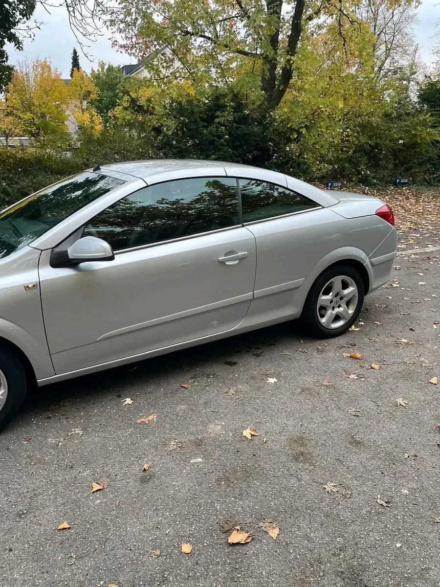 Gebraucht Opel Astra 140 PS (102 kW) 2006 Schwarz Cabrio