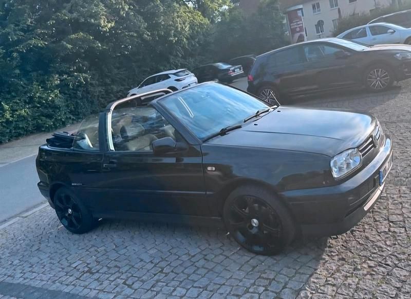 Schwarz Gebraucht 1996 VW Golf Cabriolet Cabrio | 1.690 € (Guter Preis) - Bild 1/3