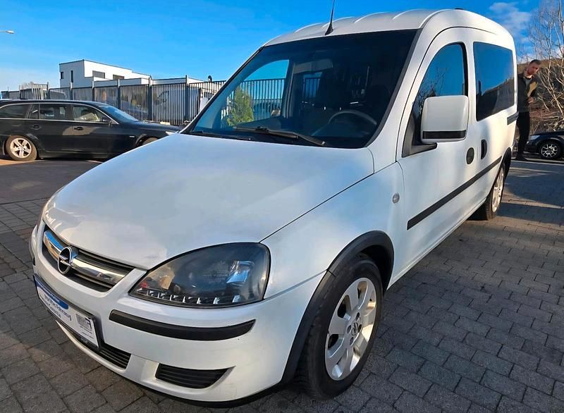 Weiß Gebraucht 2005 Opel Combo Edition Kombi | 1.299 € (Superpreis) - Bild 1/4