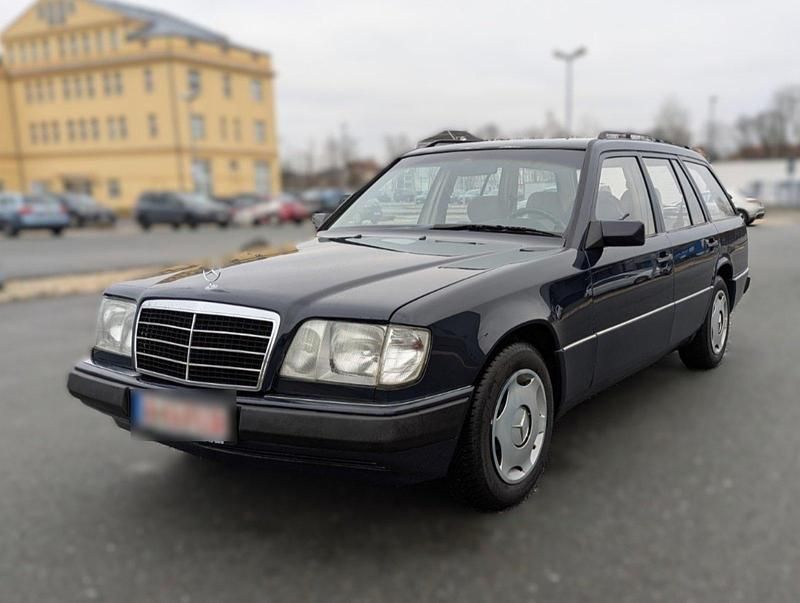 Blau Gebraucht 1994 Mercedes E200 Kombi | 12.000 € - Bild 1/4