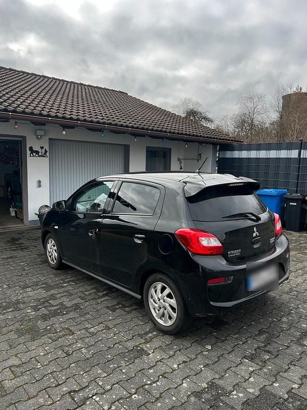 Gebraucht Mitsubishi Space Star Edition 80 PS (58 kW) 2018 Schwarz Kleinwagen
