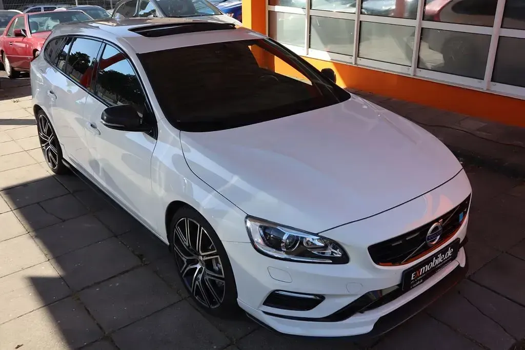 Gebraucht Volvo V60 367 PS (269 kW) 2018 Weiß Kombi