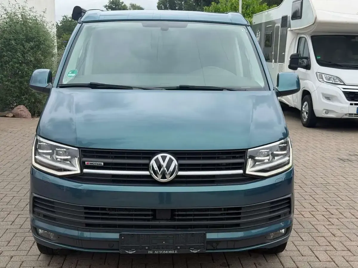 Gebraucht VW T6 Beach 204 PS (150 kW) 2018 Bambusgarden green Van