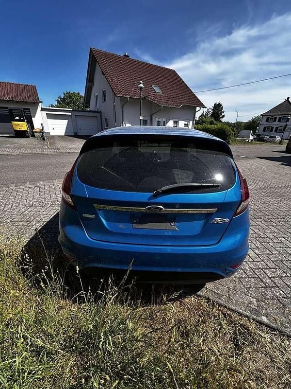 Blau Gebraucht 2013 Ford Fiesta Individual Kleinwagen | 4.250 € (Fairer Preis) - Bild 1/4