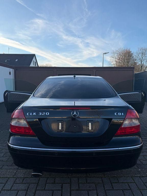 Gebraucht Mercedes CLK320 Avantgarde 224 PS (164 kW) 2009 Schwarz Coupé