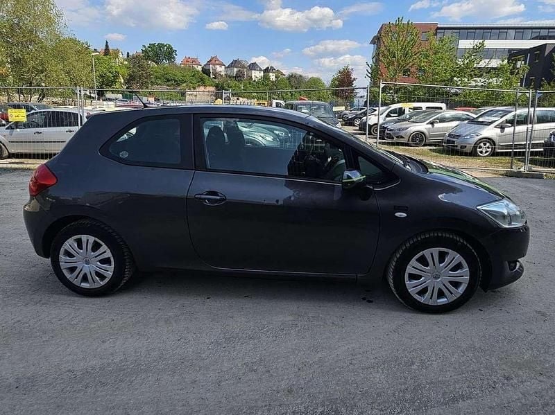Gebraucht Toyota Auris Sol 124 PS (91 kW) 2009 Grey metallic Kleinwagen