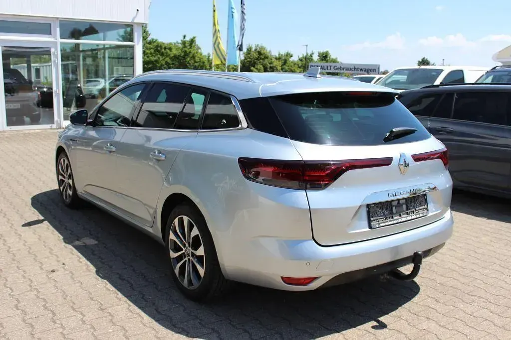Gebraucht Renault Mégane GrandTour Techno 140 PS (102 kW) 2022 Highland grau Kombi
