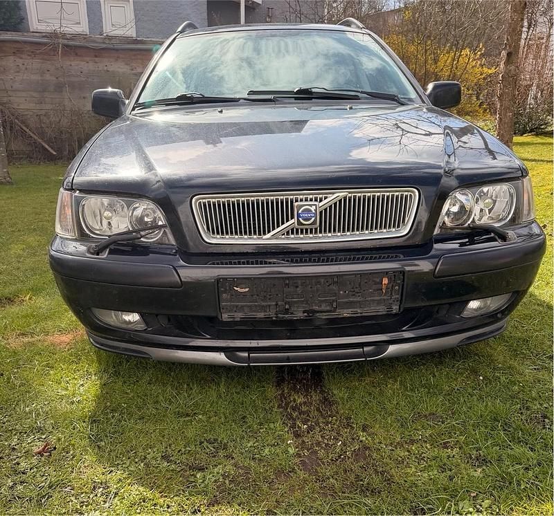 Gebraucht Volvo V40 Standard 140 PS (102 kW) 2003 Schwarz Kombi