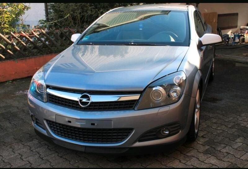 Silber Gebraucht 2010 Opel Astra GTC Coupé | 4.400 € (Guter Preis) - Bild 1/4