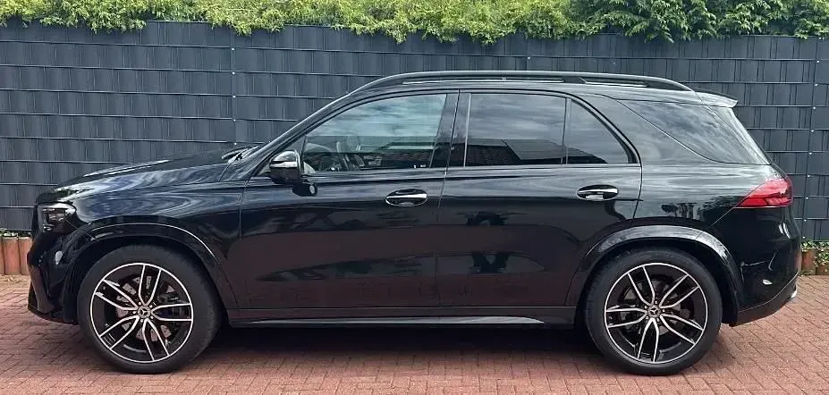Gebraucht Mercedes GLE450 AMG 367 PS (269 kW) 2024 Schwarz SUV