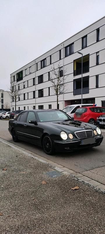 Gebraucht Mercedes E320 197 PS (144 kW) 2001 Grün Limousine