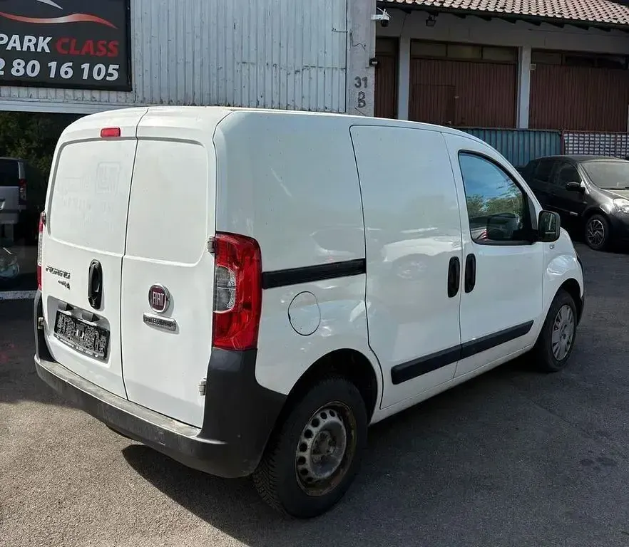 Gebraucht Fiat Fiorino 80 PS (58 kW) 2016 Weiß Van / Kleinbus