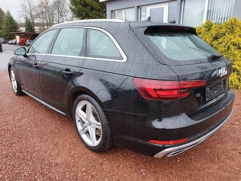 Używany Audi A4 S-Line 190 KM (139 kW) 2019 Czarny Kombi