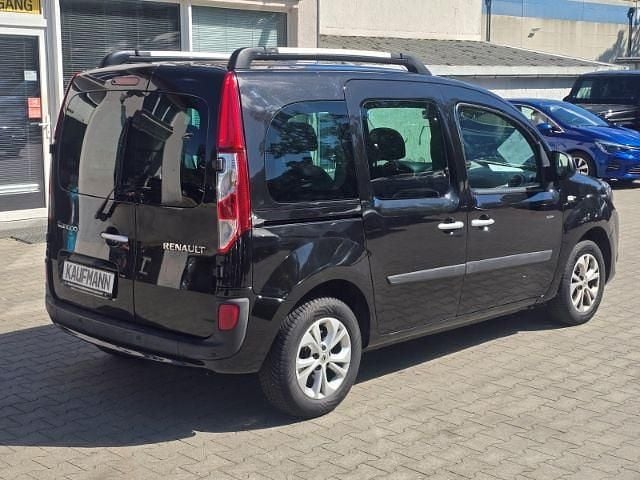Gebraucht Renault Kangoo LIMITED Deluxe 90 PS (66 kW) 2018 Schwarz Van / Kleinbus