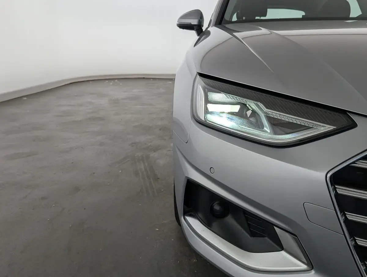 Gebraucht Audi A4 Advanced 163 PS (119 kW) 2024 Florettsilber metallic Kombi